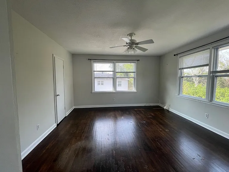 Belmont Terr 1274 - 1276 — Photo 7