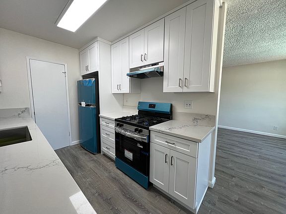 4th image of 13423 Burbank Blvd #16