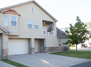 16 Courtyard Ln, Centerville, UT 84014