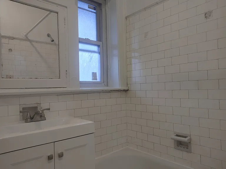 7014 S Clyde Ave #3W — Photo 10