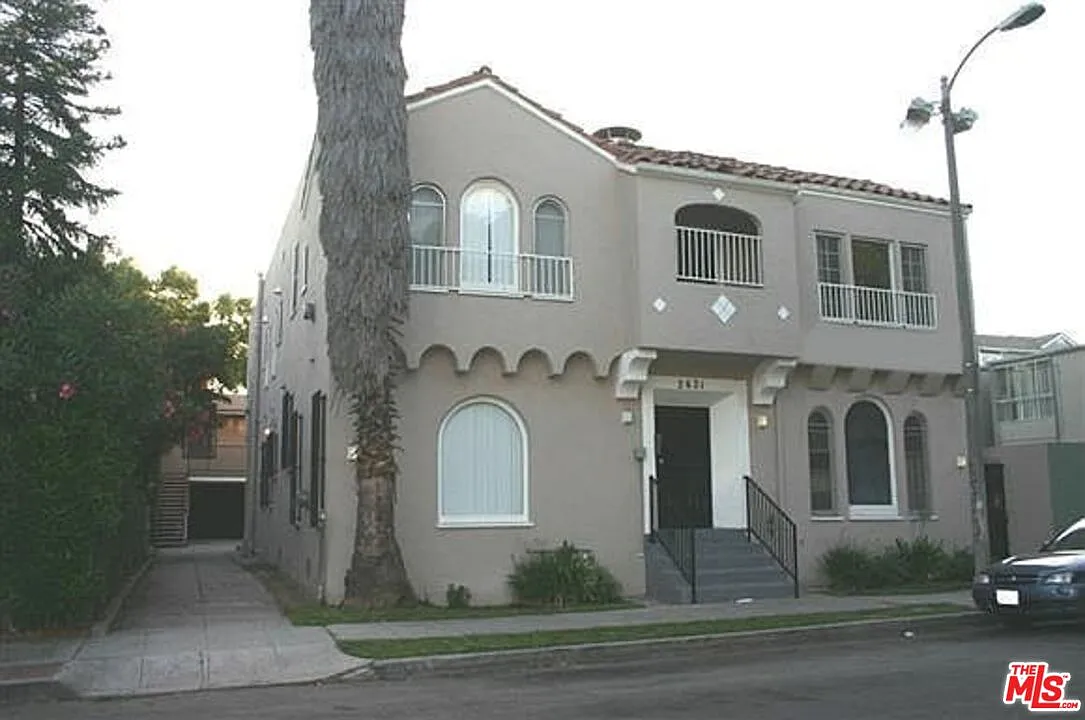 Studio, 1.0 bath, 6006 sqft, $1,675 — Photo 4