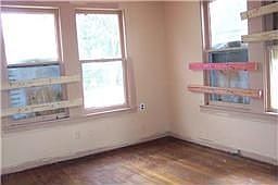 3rd image of 1305 Pirtle St