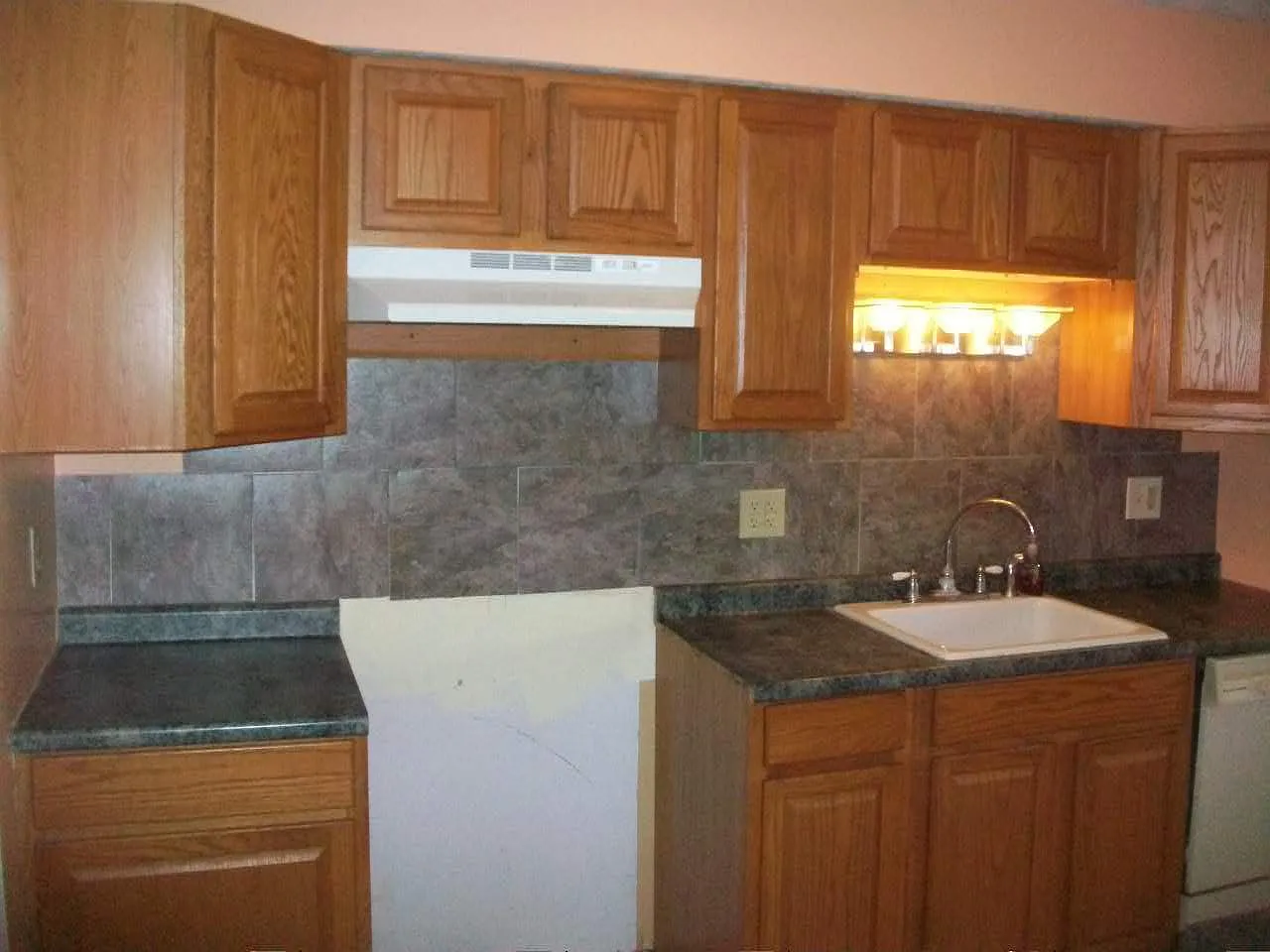 661 Darlene Pl photo 1