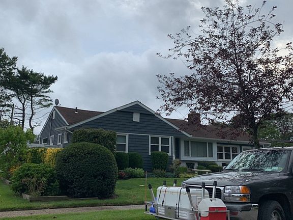 3rd image of 610 Meadow Ct