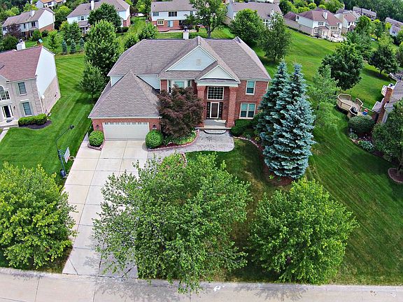 2nd image of 1761 Mountain Ash Dr