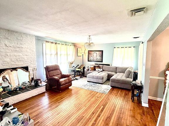 2nd image of 12846 Owens Dr