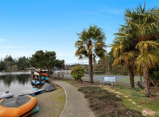 13201 Linden Ave N APT 402, Seattle, WA 98133