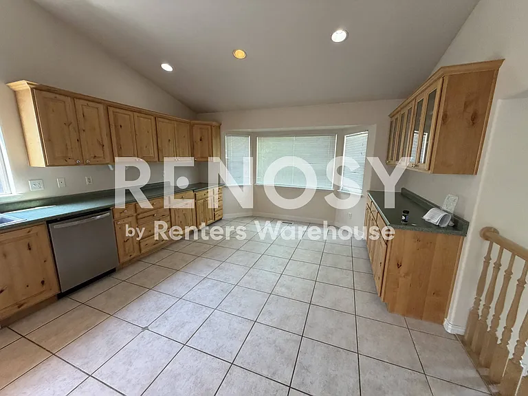 437 E Stephie Marie Ln — Photo 3