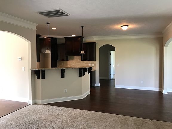 5th image of 322 Bella Rose Dr