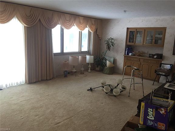 2nd image of 3918 N Valley Dr