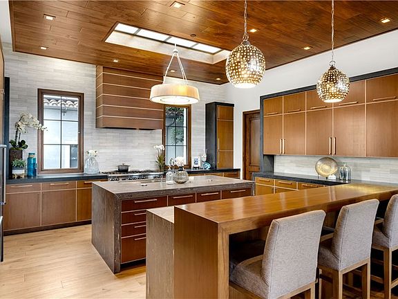 4th image of 2 Thomas Rd