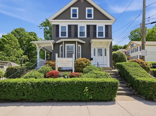 52 Pleasant St, Woburn, MA 01801