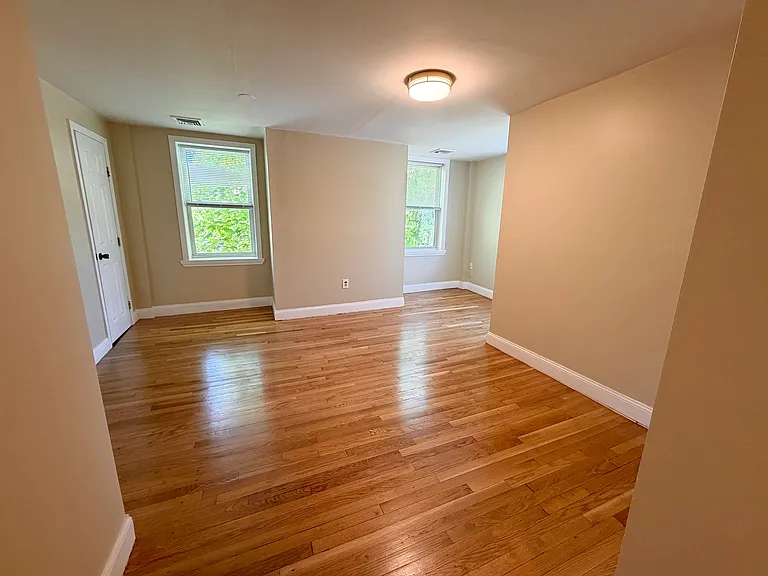 117 Arlington St #B — Photo 10