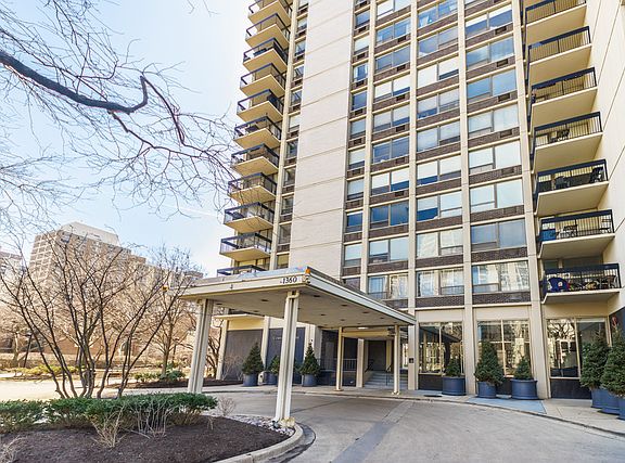 3rd image of 1360 N Sandburg Ter APT 1208