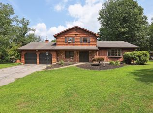 2 Brookwood Dr, Newtown, CT 06470