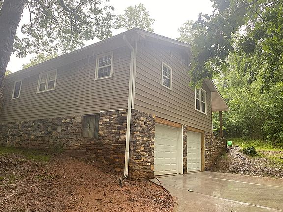 3rd image of 331 Hart Cut Rd