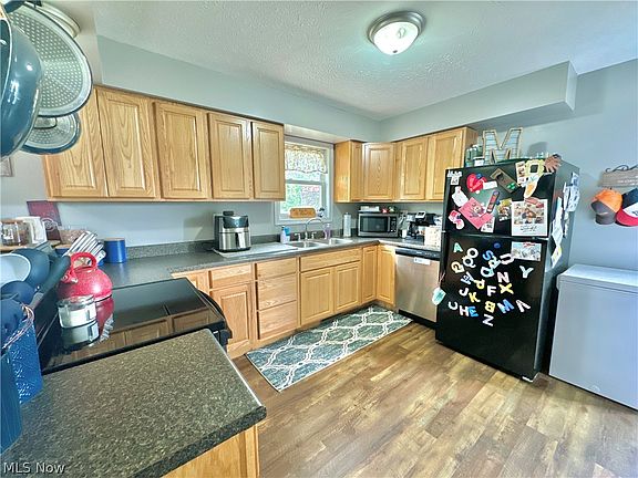 4th image of 338 White Oak Ave
