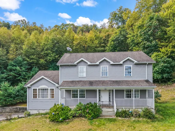 128 Melbourne Court, Naugatuck, CT 06770