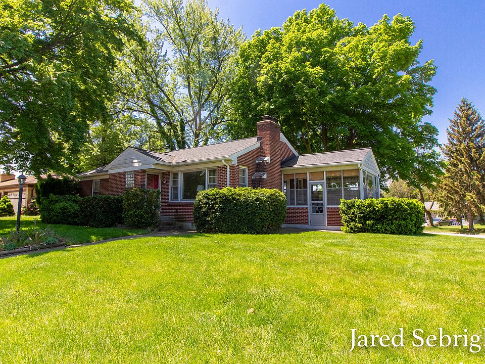 1st image of 749 Covell Ave NW