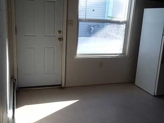 5th image of 125 Monroe Ave