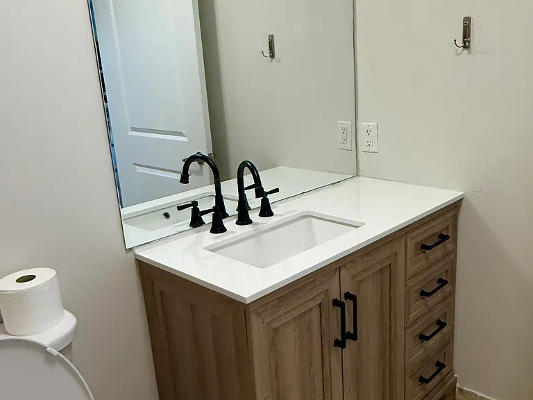 975 N Lincoln St #4G — Photo 9