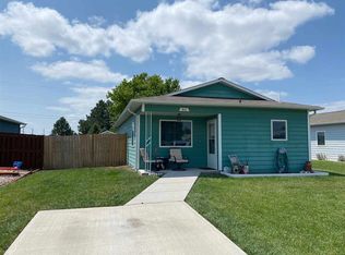 814 S Griffith Ave, North Platte, NE 69101