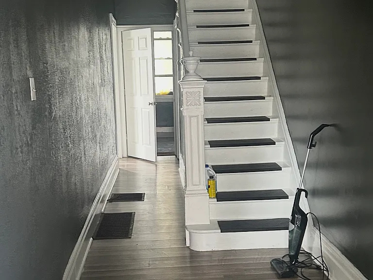 111 Churchill St — Photo 5