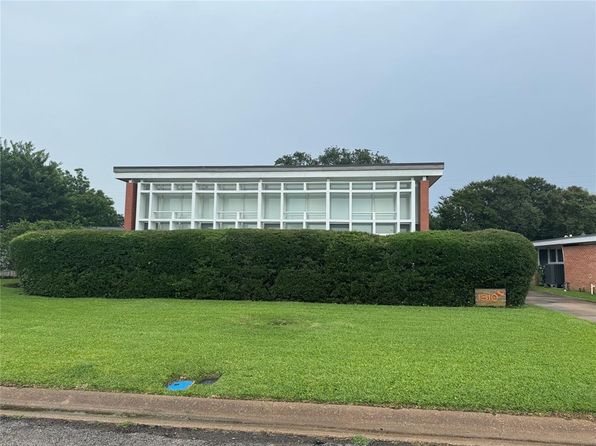 1310 Harbor View Dr
