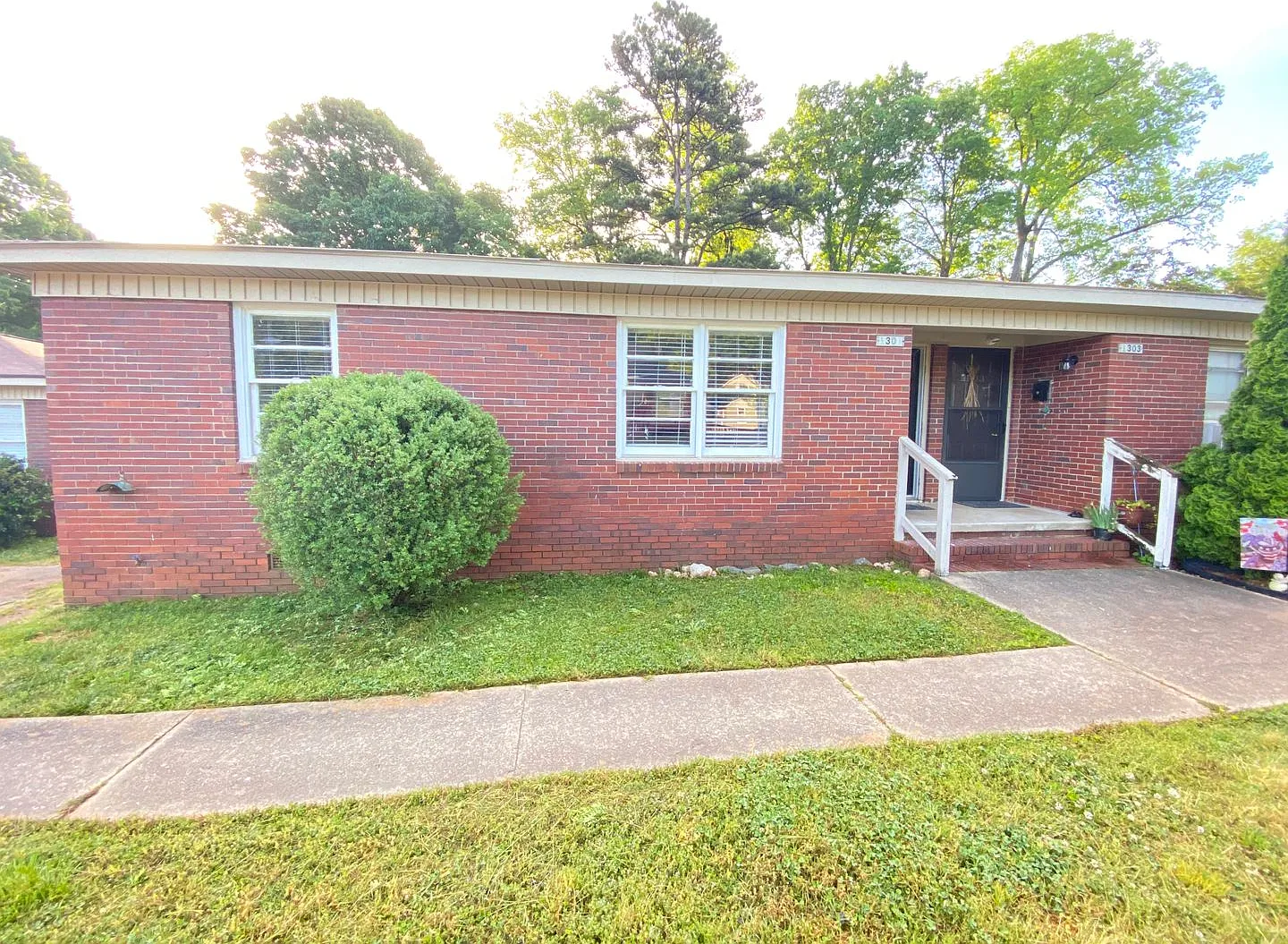 Duplexes — Photo 2