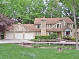 1502 Kings Bridle Trl, Grand Blanc, MI 48439