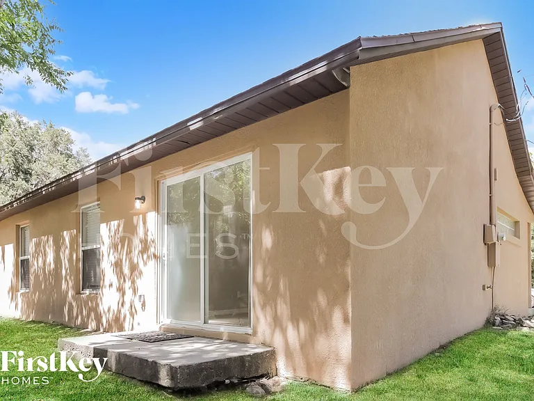 404 McGee St — Photo 15
