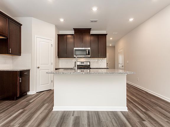 4th image of 5493 Plainfield Ln
