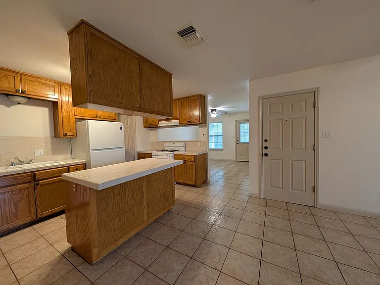 1134 Misty Acres Dr — Photo 10