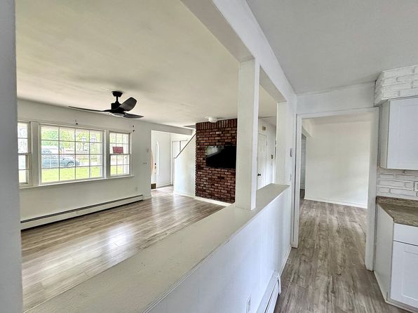 11 Roberts Rd E