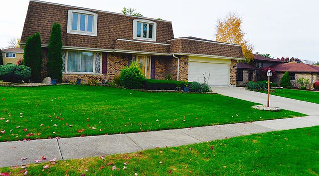 1st image of 609 Honey Locust Ln