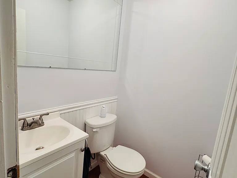 1267 Village Ln — Photo 9