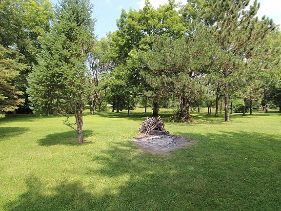 5th image of 19658 Oakwood Dr