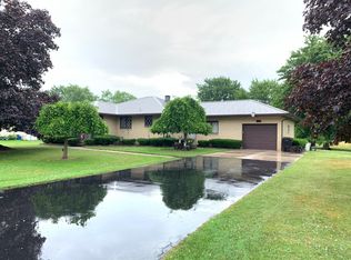 3660 S Newstead Rd, Akron, NY 14001