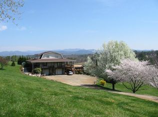 17 Peace Haven Dr, Asheville, NC 28806