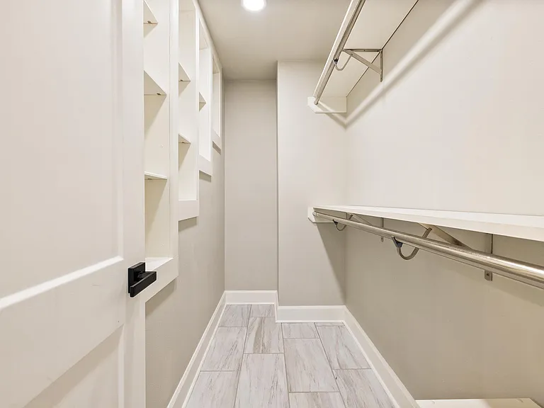 6121 Red Bud Ln — Photo 20