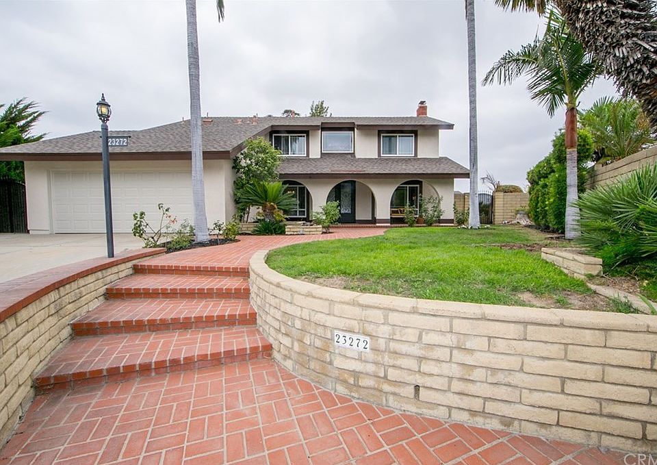 1st image of 23272 Woodleaf Dr