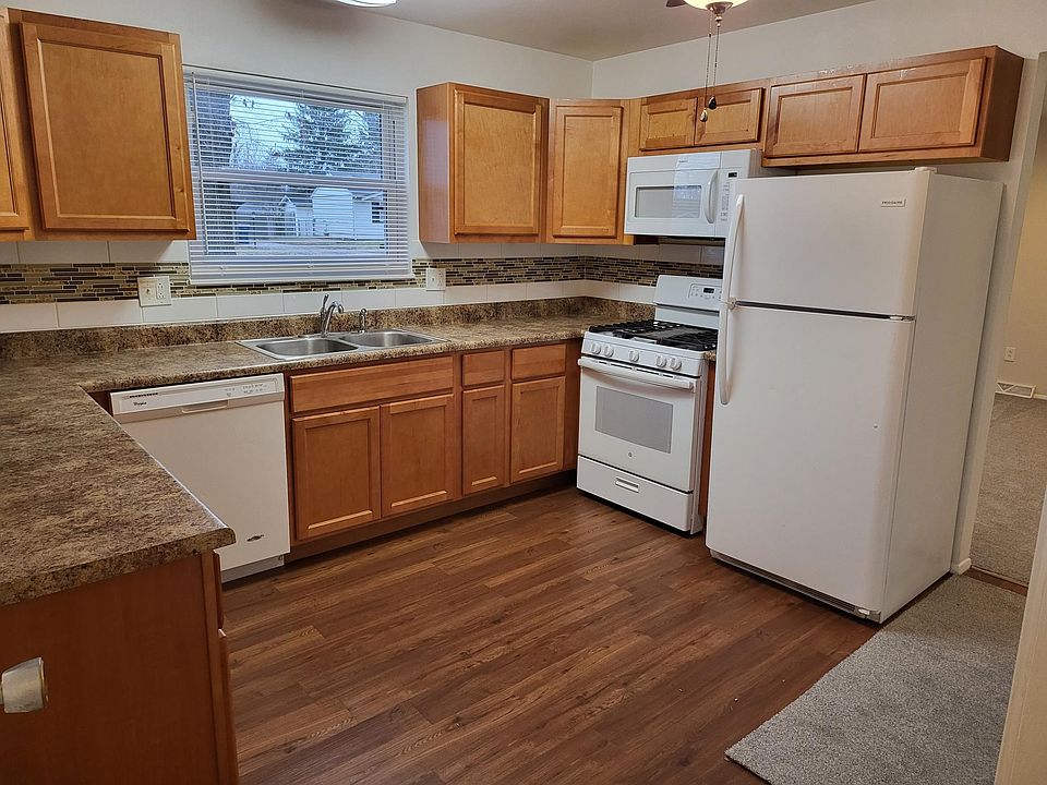 KITCHEN WITH STOVE, DISHWASHER, MICROWAVE & REFRIGERATOR