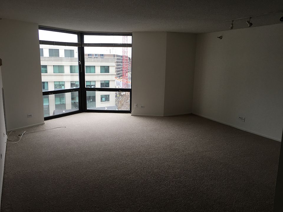 1st image of 1122 Lasalle St #233