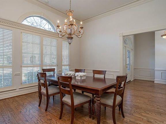 4th image of 5701 Grand Oak Ct