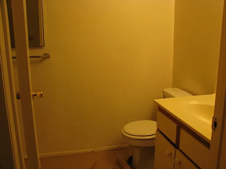 2905 Montrose Ave #214 — Photo 3