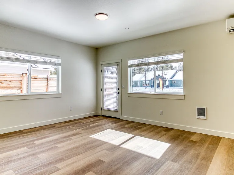 Luxury Apartment in La Pine! — Photo 6