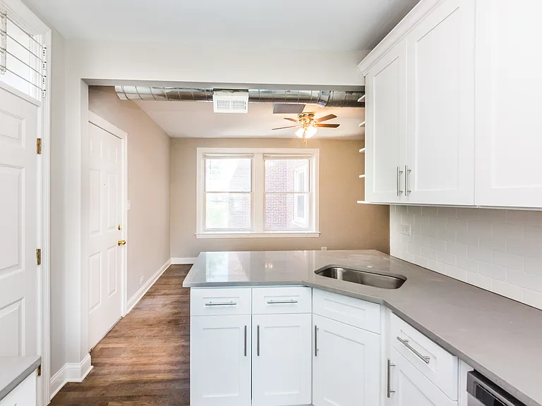 2113 W Caton St #3E — Photo 4