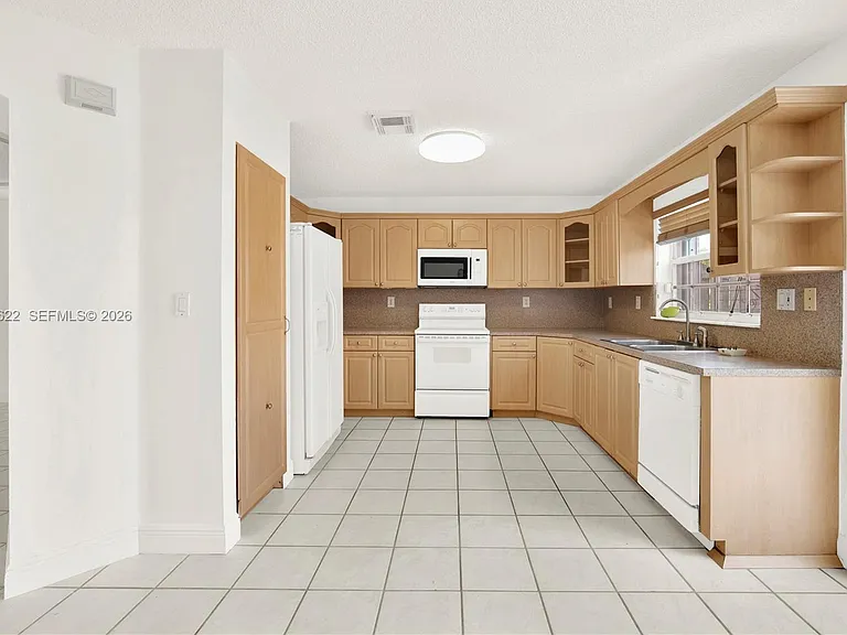 16301 SW 100th Ter — Photo 14