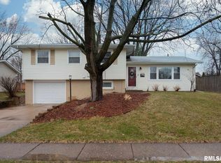 3126 Windsor Dr, Bettendorf, IA 52722
