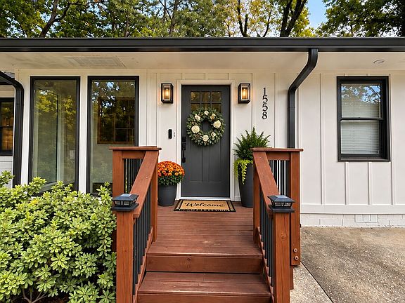 3rd image of 1558 Alverado Way